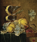 ₴ Репродукція натюрморт від 293 грн.: Келих вина, лимон, персики, виноград та вишня на розі частково драпірованого дерев'яного столу