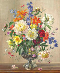Натюрморт: Летние цветы в серебряной вазе