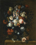 Купить натюрморт художника от 196 грн.: Розы, пестрые тюльпаны, пионы, нарциссы и другие цветы в скульптурной вазе