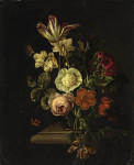 ₴ Репродукция натюрморт от 237 грн.: Роза, тюльпан, гвоздика, мак и другие цветы в вазе на выступе, с бабочкой