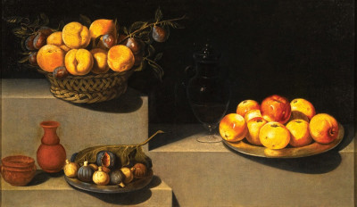 ₴ Репродукція натюрморт від 193 грн.: Кошик з персиками та сливами, тарілка з яблуками інжиром, глечик та скляна ваза на кам'яному виступі