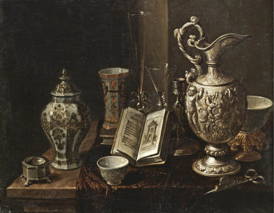 ₴ Картина натюрморт відомого художника від 259 грн.: Срібний глечик, свічник, різне скло та фарфорові вази все на задрапірованому мармуровому столі
