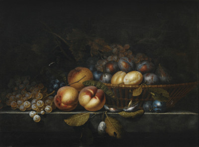₴ Репродукція натюрморт від 235 грн.: Персики, сливи та виноград у кошику на кам'яному виступі